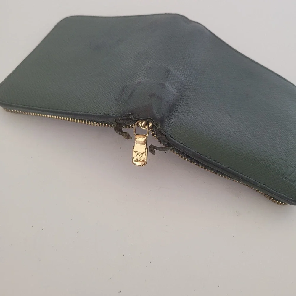 Louis Vuitton Taiga Leather Compact Zippy Wallet Green CA0051 Mens Bifold Spain